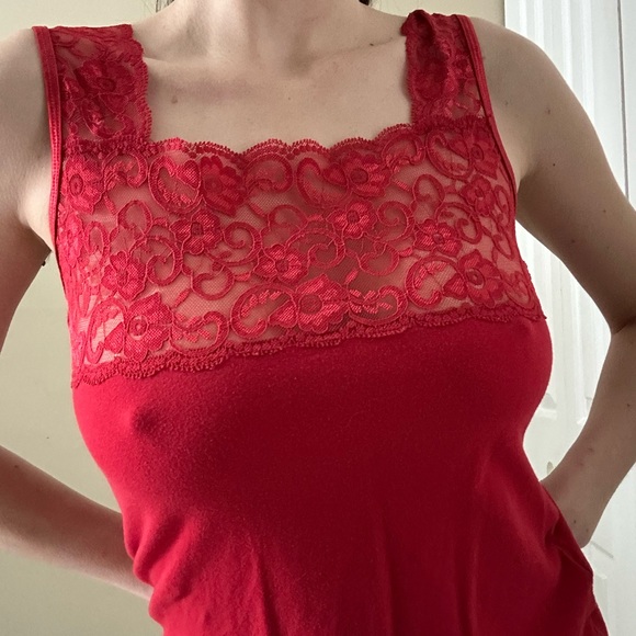 Red lace cami - Picture 3 of 9